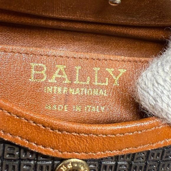 Men’s Bally International vintage wallet. Black & brown.